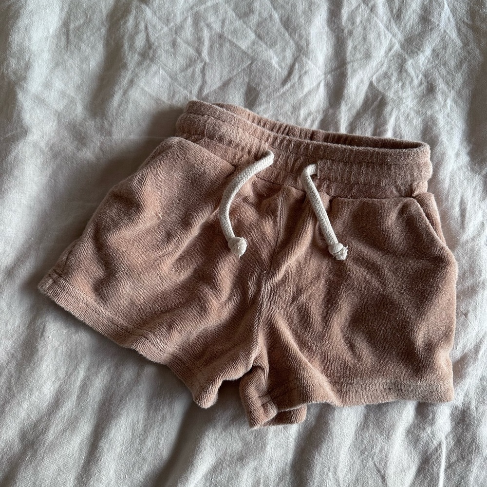 Hunter & Rose sand terry shorts (1-2 yo)